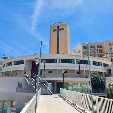 Malta Crown Guesthouse San Ġiljan Buitenkant foto