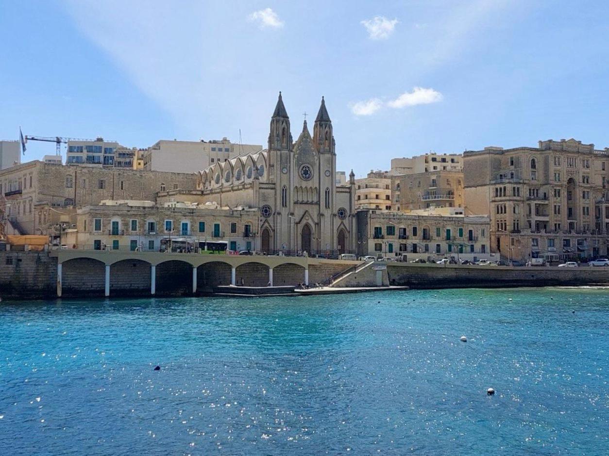 Malta Crown Guesthouse San Ġiljan Buitenkant foto