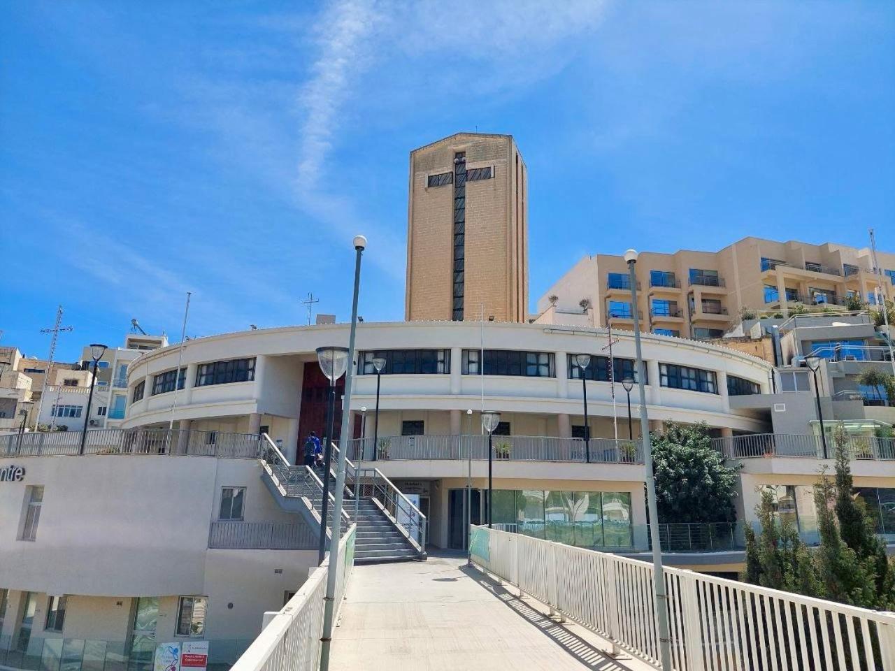 Malta Crown Guesthouse San Ġiljan Buitenkant foto