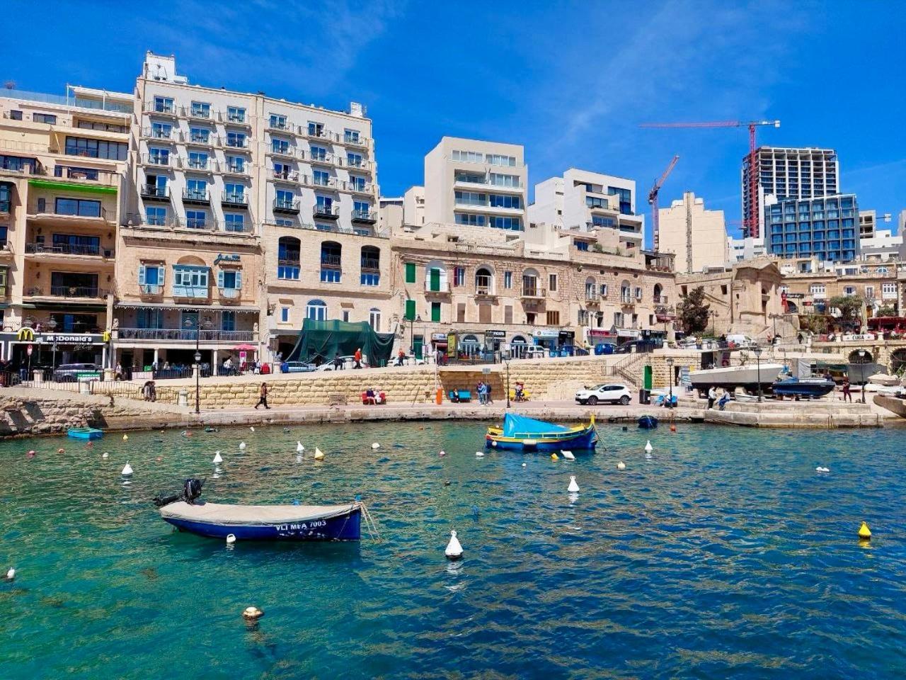 Malta Crown Guesthouse San Ġiljan Buitenkant foto