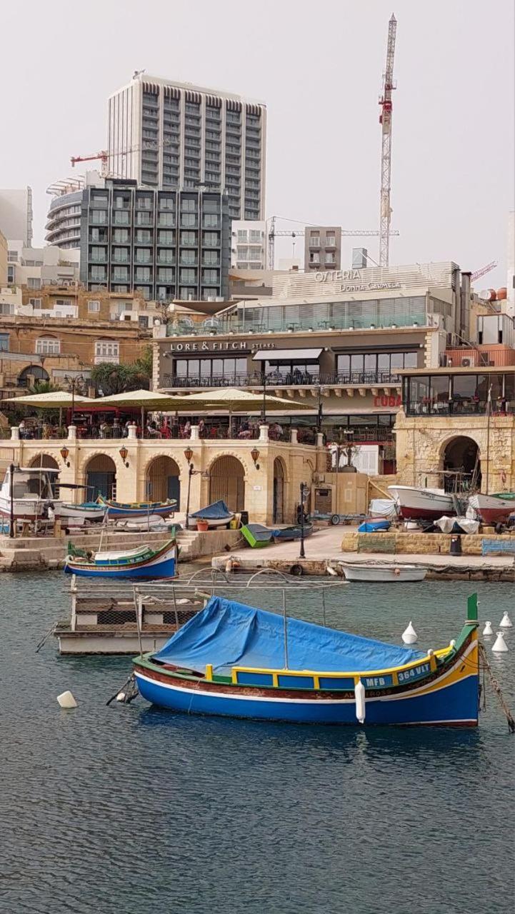Malta Crown Guesthouse San Ġiljan Buitenkant foto