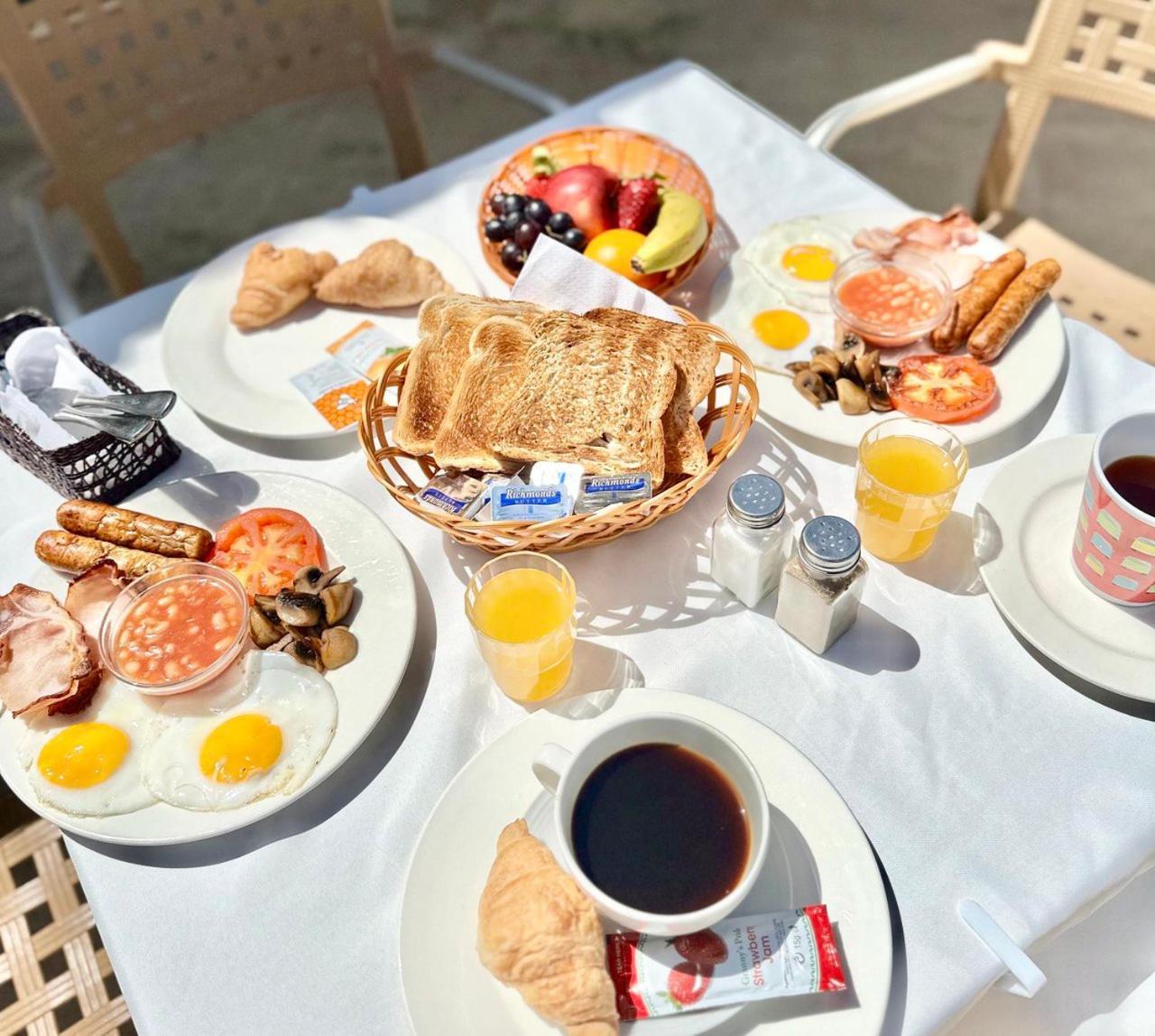Malta Crown Guesthouse San Ġiljan Buitenkant foto