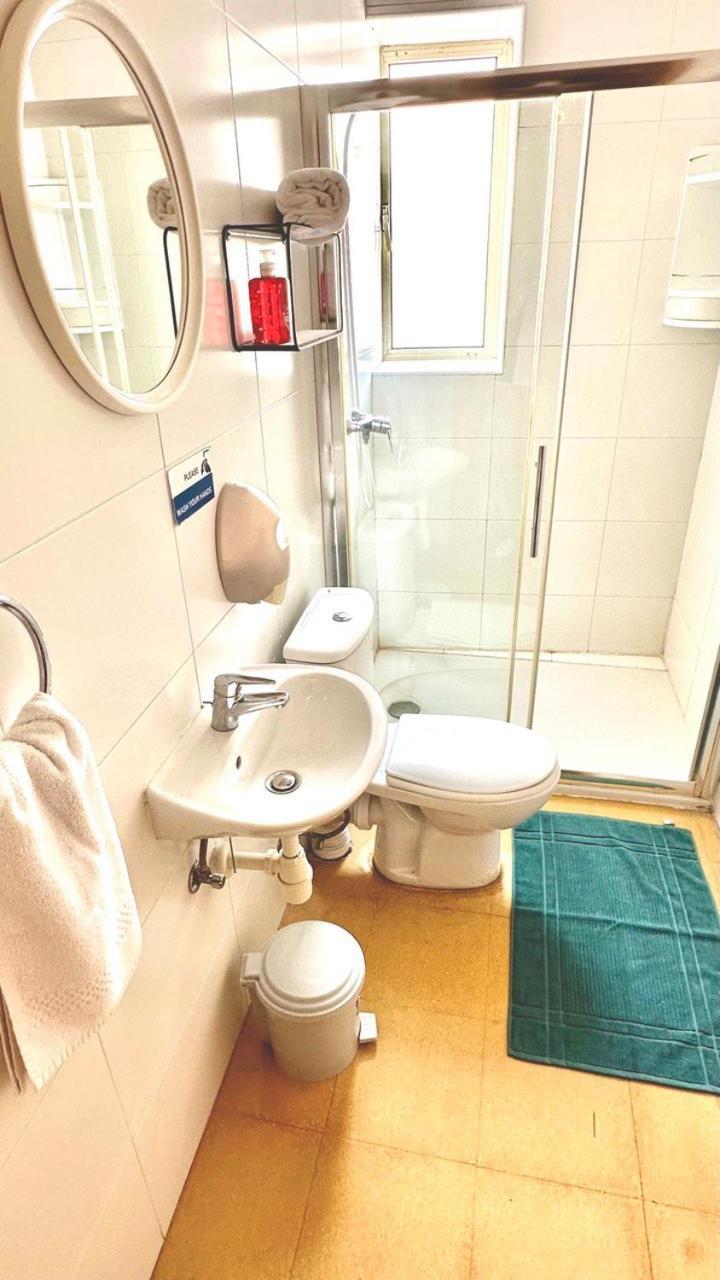 Malta Crown Guesthouse San Ġiljan Buitenkant foto