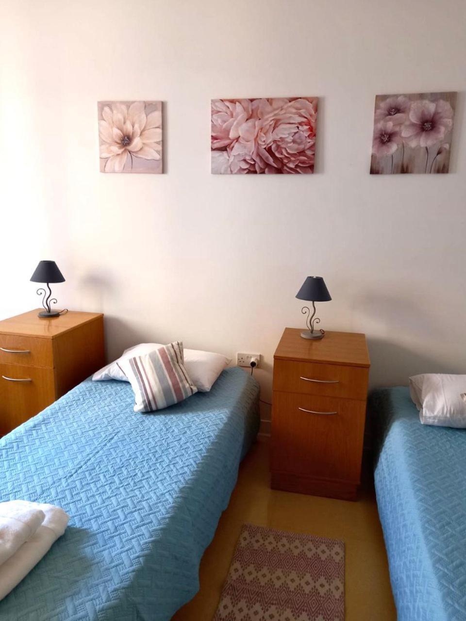 Malta Crown Guesthouse San Ġiljan Buitenkant foto